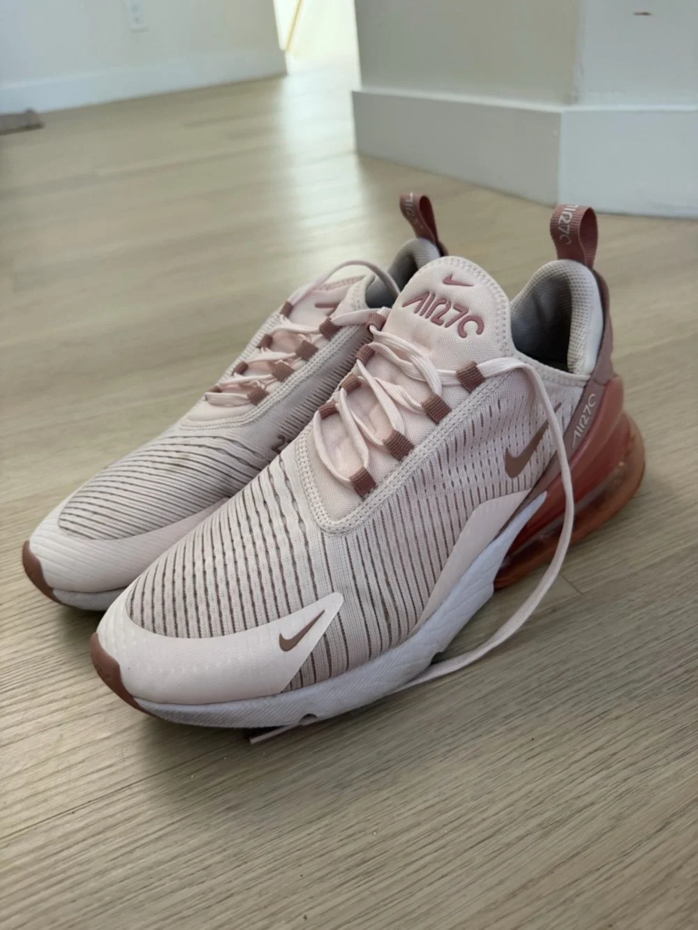 Nike Women’s Air Max 270 Sneakers - Blush Pink & White - Picture 9 of 10